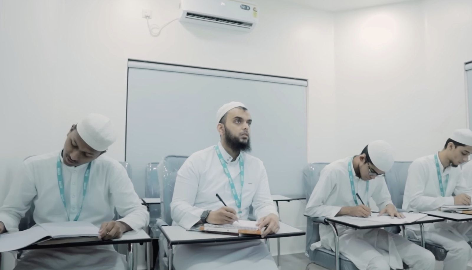 Alimiyat Plus students in class