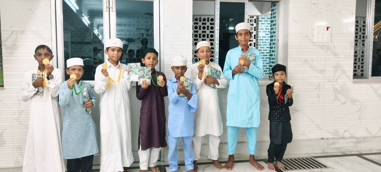 Muhammadi Masjid: Children honoured for their efforts